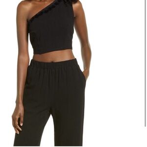 Lulu’s black crop top